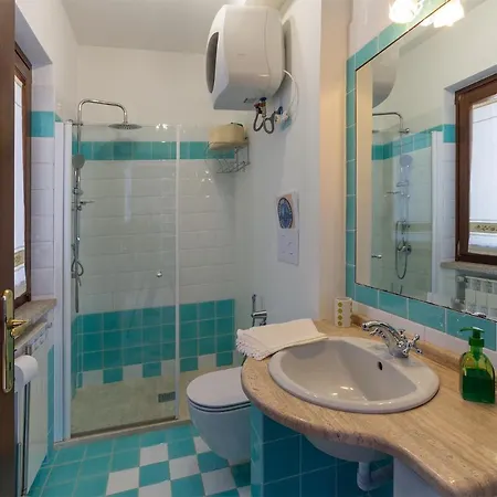 Bed & Breakfast Cucinino, Bagno, Ingresso Indipendente In